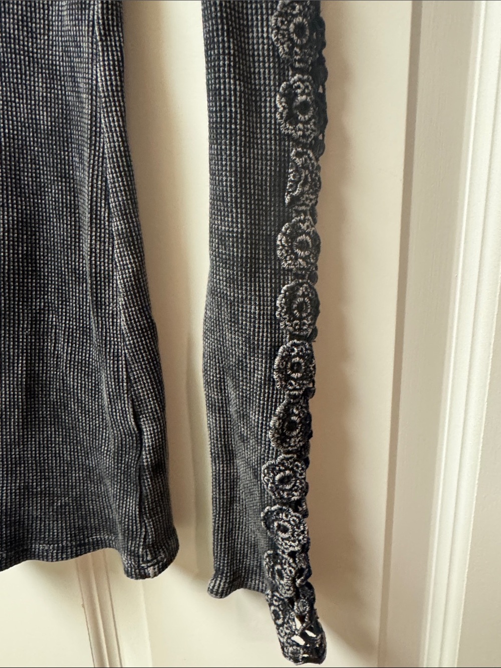T Party Ribbed Long Sleeved Waffle Knit Henley with Lace-Trim Sleeves - Size S - Picture 5 of 7
